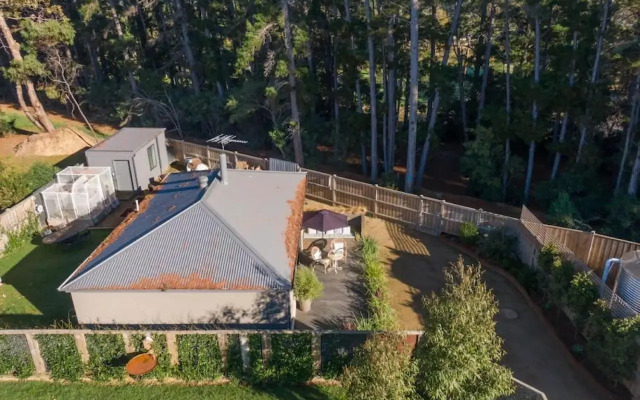 Pine Beach Guest House in the Heart of Balnarring