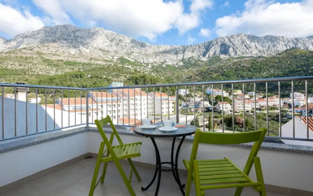 Awesome Apartment in Drvenik With Wifi