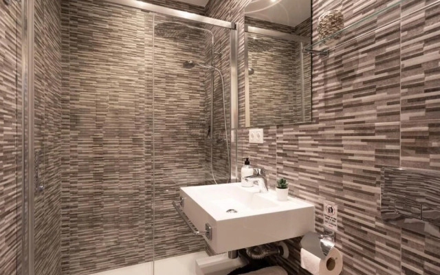 RoomBoutique32