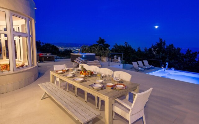 Amazing Home in Matulji With 5 Bedrooms, Jacuzzi and Wifi