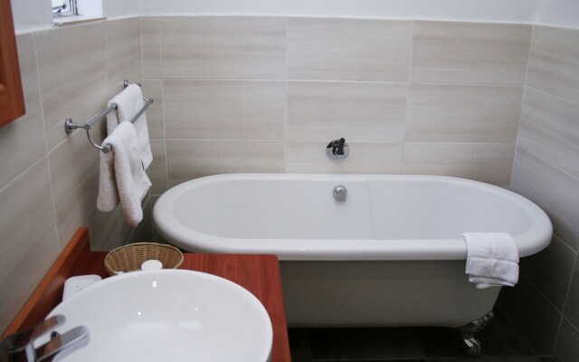 Serowe Hotel