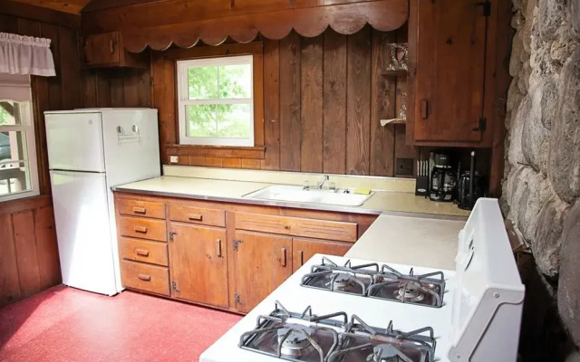 Blue Hill Lodge