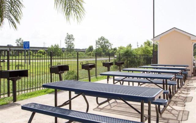 Suburban Extended Stay La Place