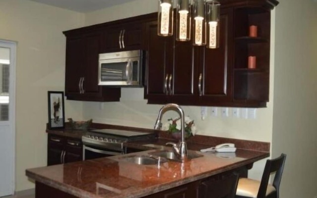 Condo Ari 620 by Villas HK28