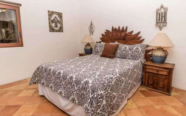 Casa Tranquila Only Steps to The Ocean 5-bedrooms Sleeps 9