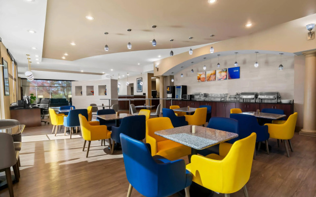 Comfort Suites Bentonville - Rogers