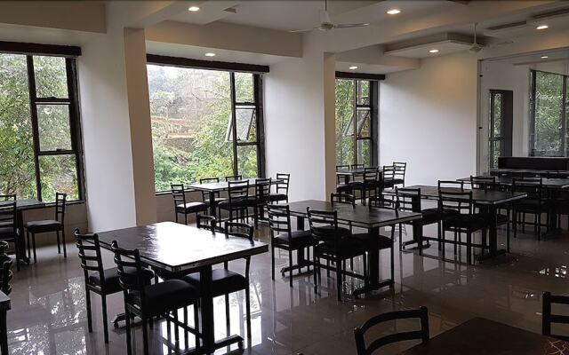 Hotel Lalit Inn