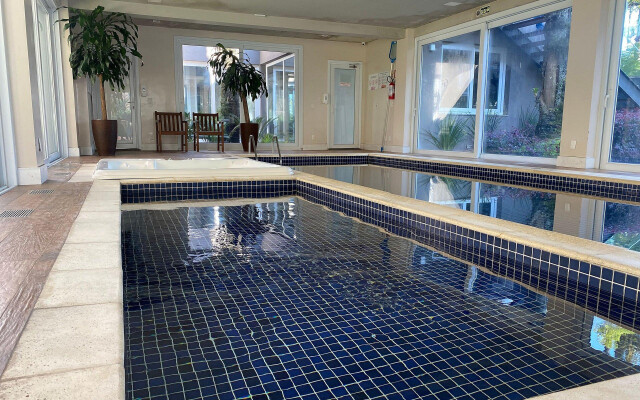 MRG - Casa de Pedra ESPETACULAR - 2 DORMITÓRIOS