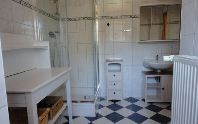 Beautiful Farmhouse Flat With Garden