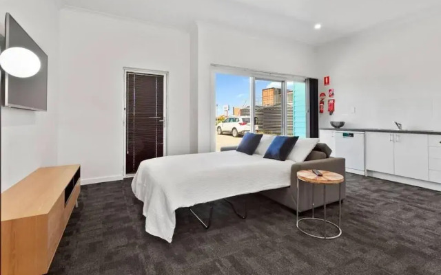 Port Lincoln Shark Apartments