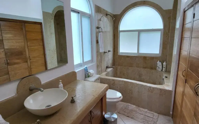 Heated Pool & Chef with Full Staff Included - 30 guest