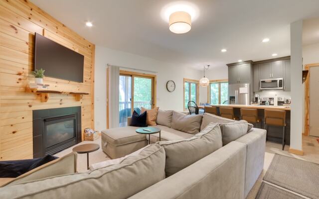 Modern Bellaire Condo: Pool Access, Near Skiing!