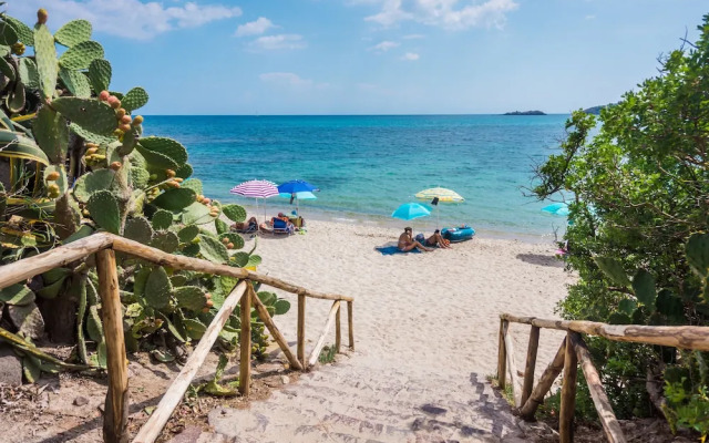 "classical Residence Baia Delle Palme Sleeps 4 - Bilo 4"