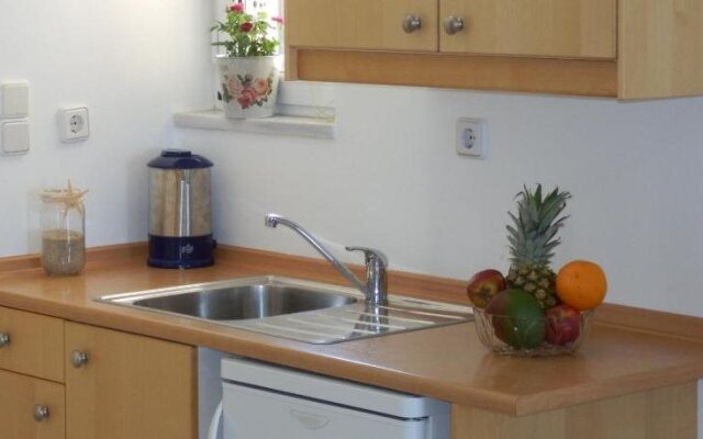 Maro Suites