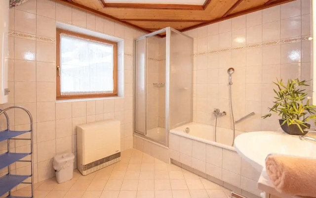 Apartment Johann in Wald im Pinzgau With Balcony