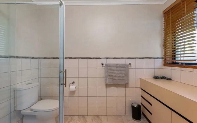 Relax Away - Family Get Away By The Sea