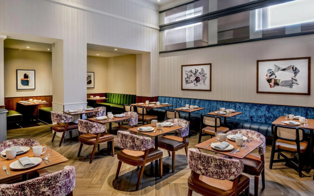 Hotel Adagio, Autograph Collection