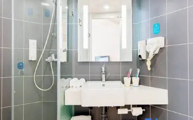 HanTing Hotel (Harbin Exhibition Center Zhujiang Road)