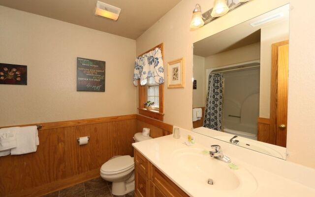 Cedar Falls 8 - Three Bedroom Chalet