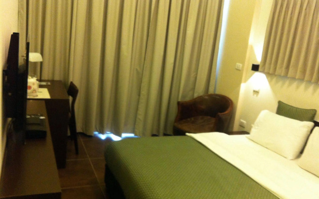 27 Montefiore TLV