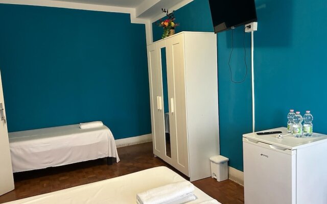 Venice Night Tripla Room Shared Toiletd6