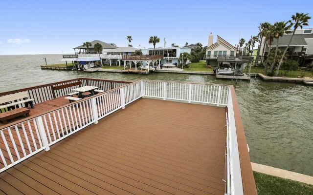 C-Isle by RedAwning