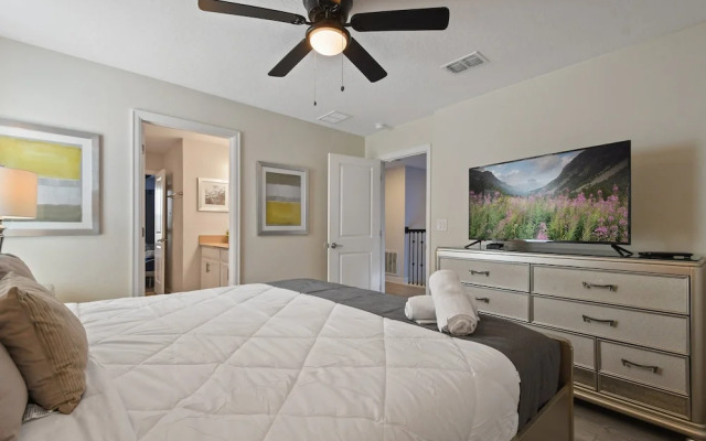 Themed Bedrooms & Private Pool Near Disney