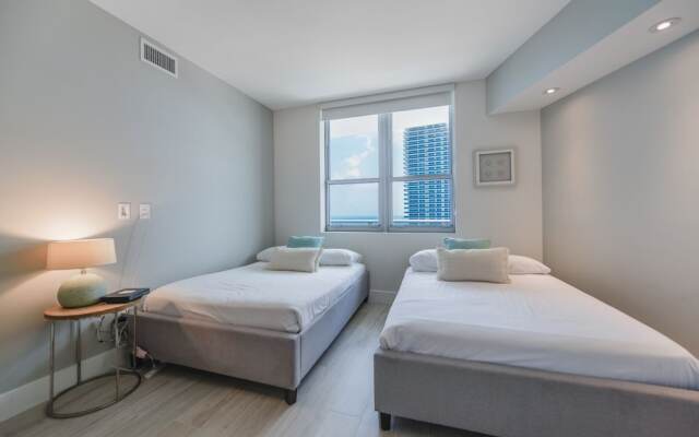 Oceanfront Luxury Hyde Beach Condo