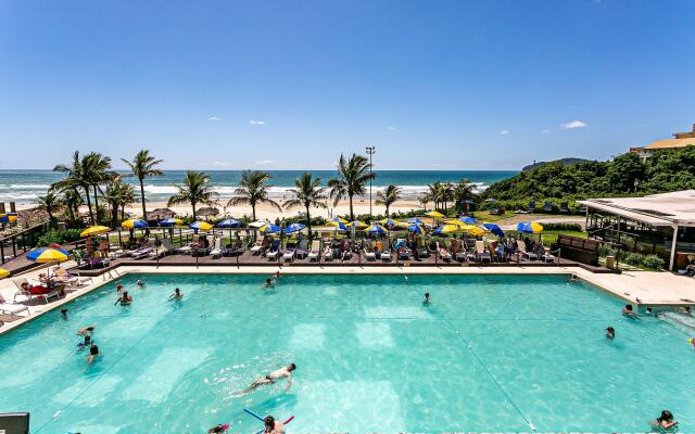 Studio vista mar pé na areia no Santinho STO2208