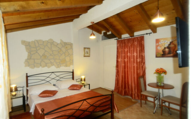Kuzma Rooms and Apartments