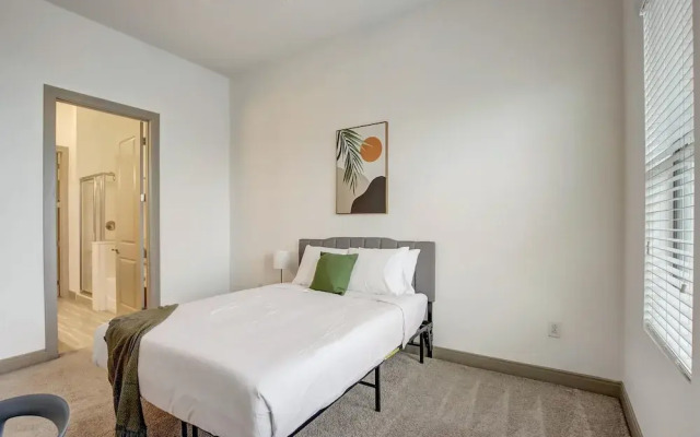 TWO Modern CozySuites at Town Lake
