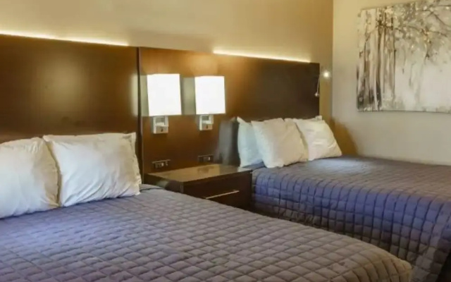 Shady Acre Inn and Suites