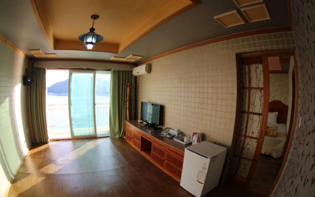 Jangsungpo Beach Hotel