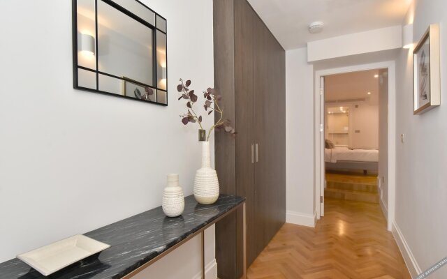 Stunning Mayfair 3 Bed 8 Million Air Conditioned