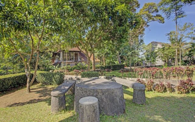 OYO 3208 Villa Inn App Trawas Bintaro Syariah