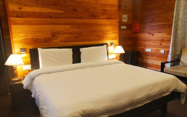 Le Roi Floating Huts & Eco Rooms