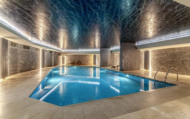 Modern Apartment in Beyoglu With Balcony