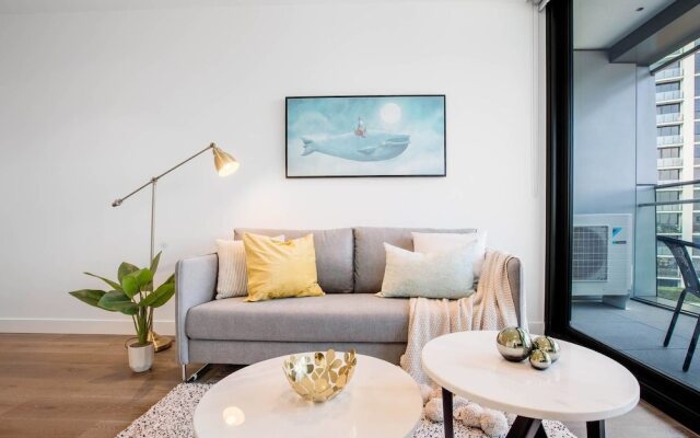 87 Docklands 2BD 2BTH Waterside with Carpark