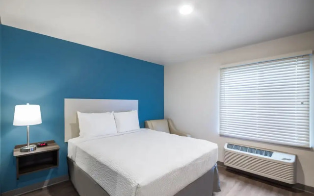 WoodSpring Suites Chicago Addison