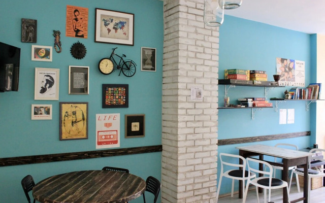 Falling Lakes Hostel