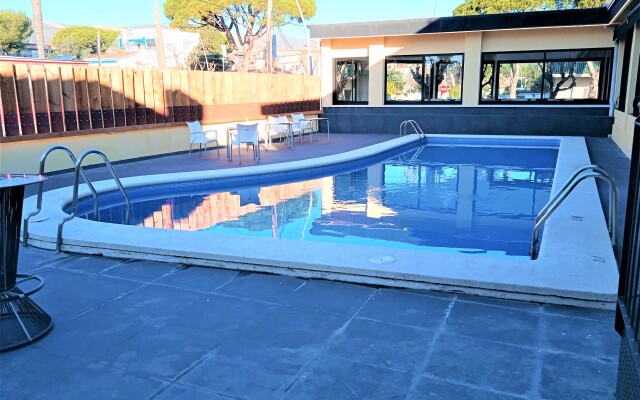 Hotel 153