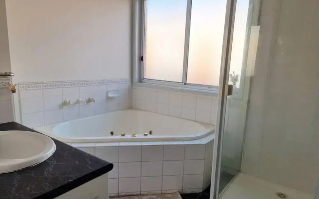 Rosie House - Spacious Comfortable Home