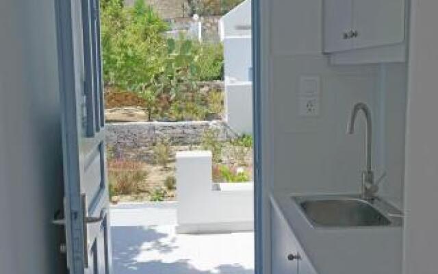 Yiannis Studios