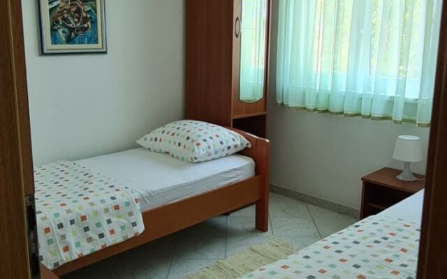 Holiday house More - with large terrace : Necujam, Island Solta