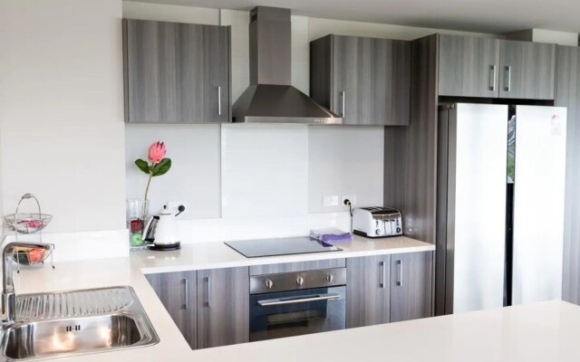 Modern 4 Bedroom Albany Apartment