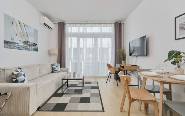 Airport Wrocław Apartment by Renters