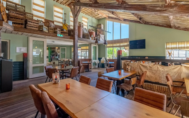 Comfortable Chalet With Dishwasher, Near the Beach