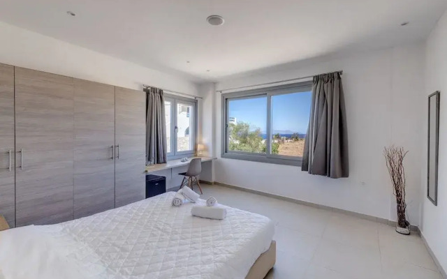Chrysonisos Suites