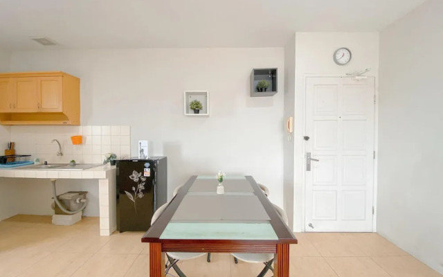 Minimalist and Comfy 2BR Apartment Puri Garden