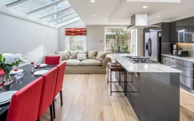 Veeve - Fulham Victorian